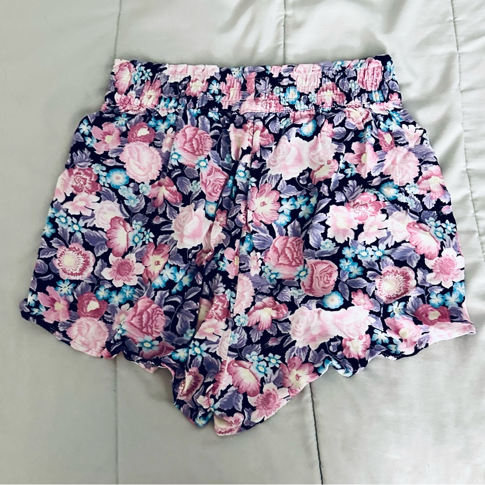 Women’s Divided by H&M floral Pull-on Shorts, EUC, 2